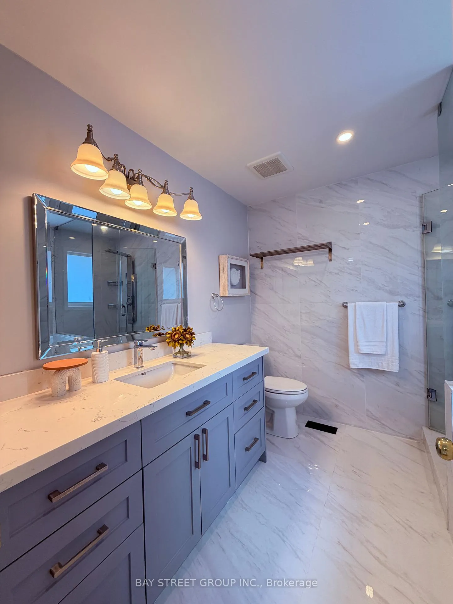 Photo 10 of 26 Campden Place, Markham, Berczy — HOMEH