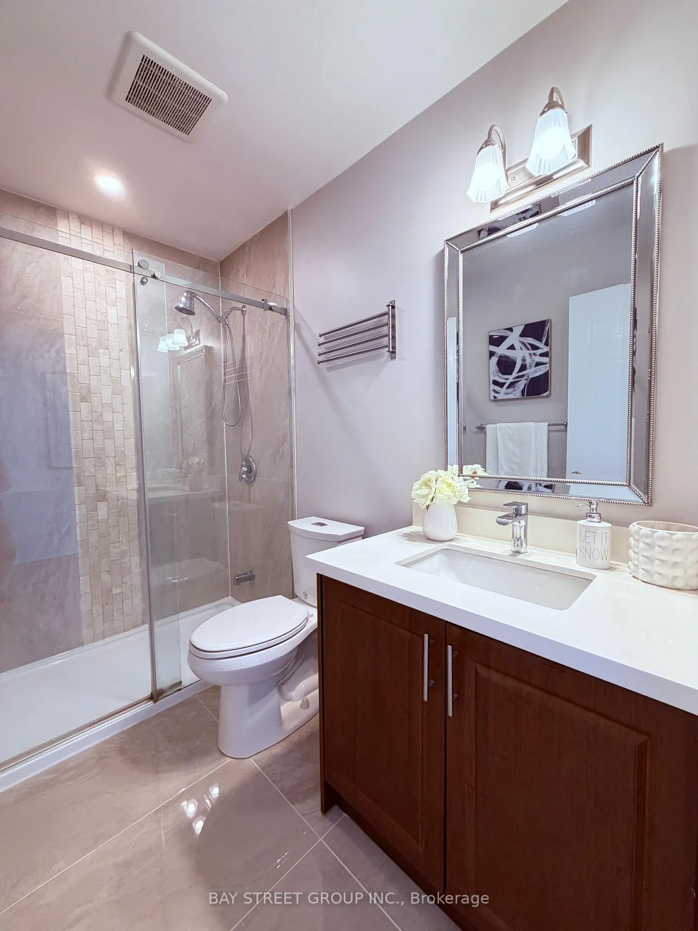 Photo 13 of 26 Campden Place, Markham, Berczy — HOMEH