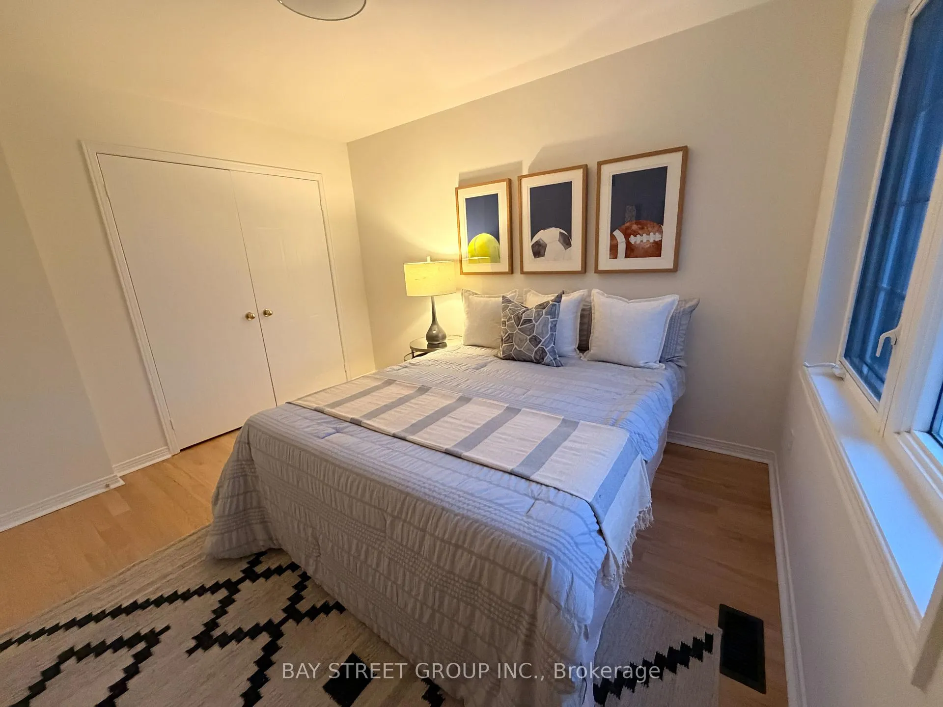 Photo 15 of 26 Campden Place, Markham, Berczy — HOMEH