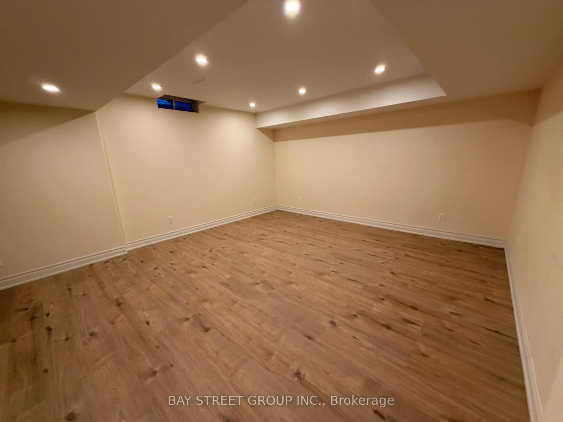 Photo 16 of 26 Campden Place, Markham, Berczy — HOMEH