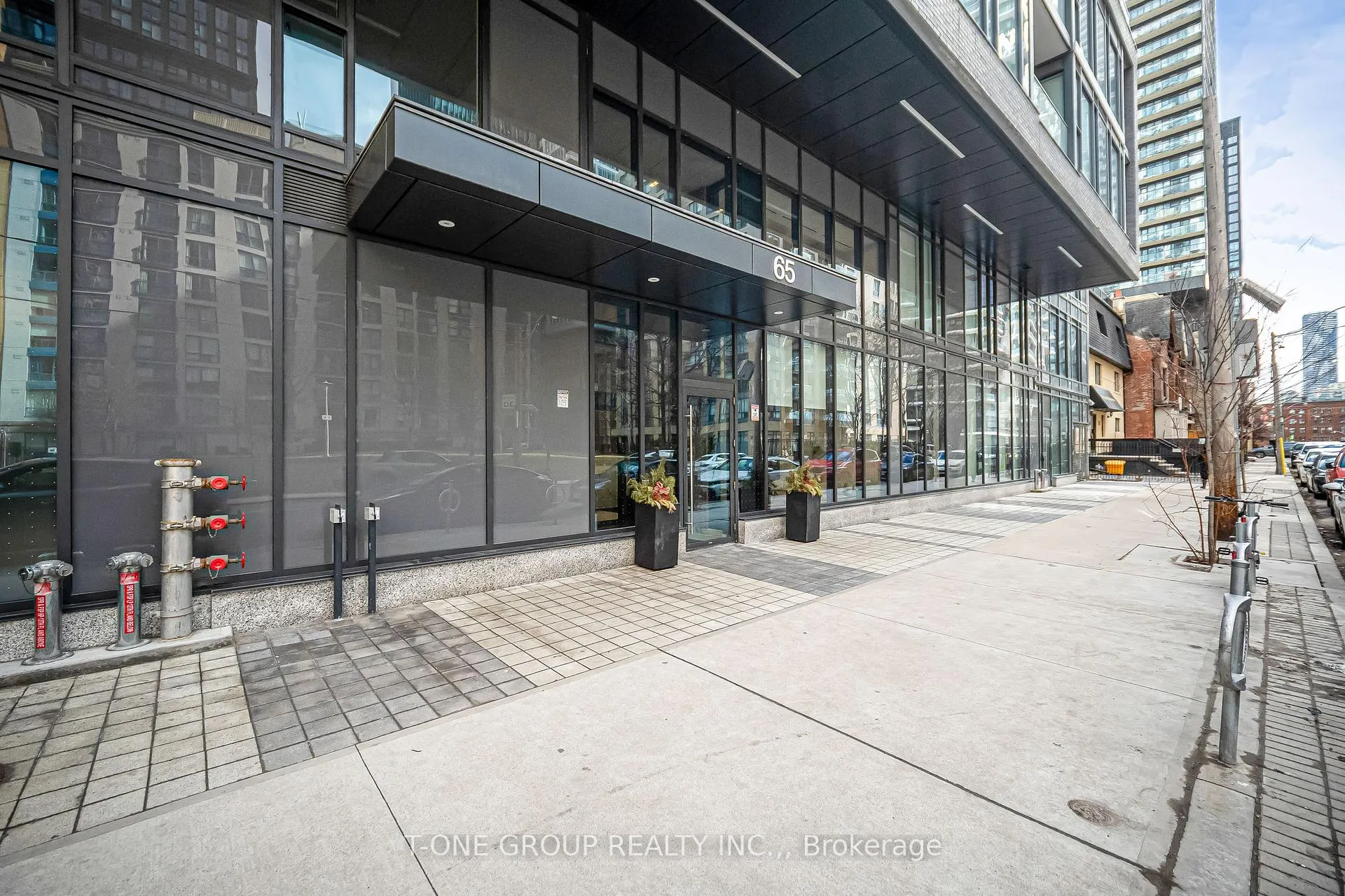 Photo 4 of Unit 2605, 65 Mutual Street, Toronto, Church-Yonge Corridor — HOMEH