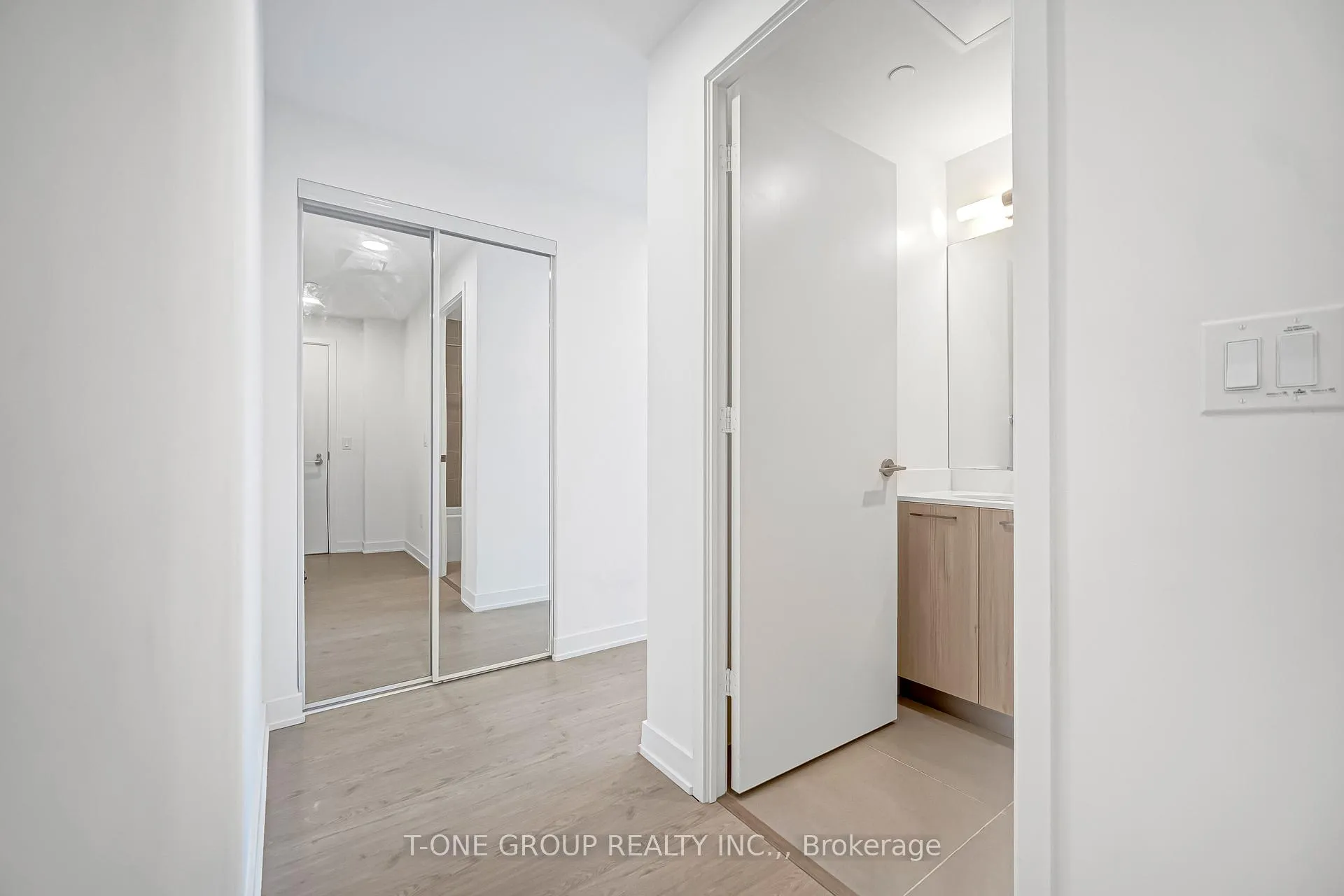 Photo 11 of Unit 2605, 65 Mutual Street, Toronto, Church-Yonge Corridor — HOMEH