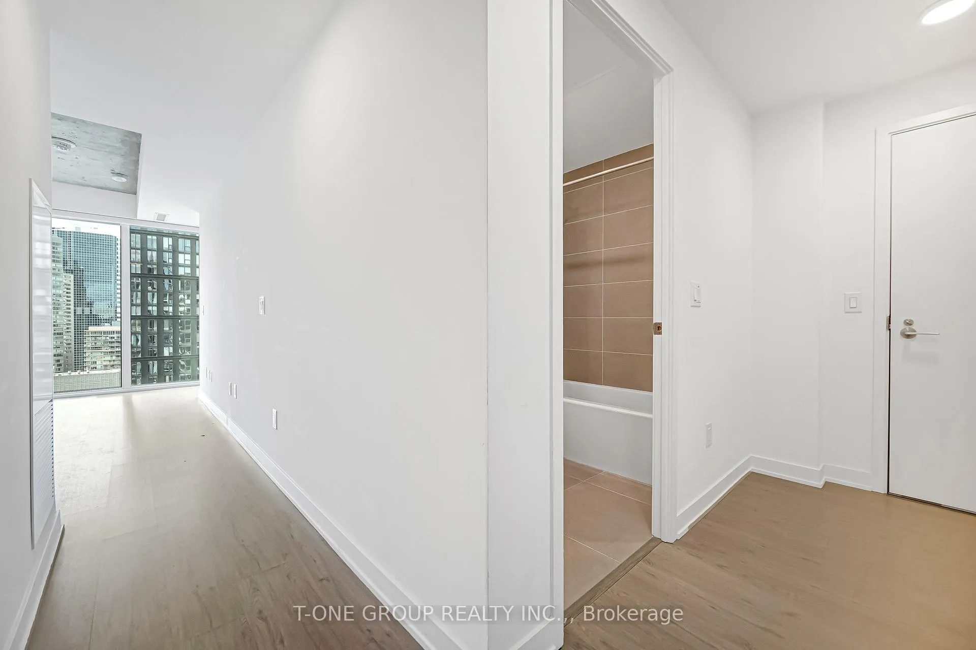 Photo 13 of Unit 2605, 65 Mutual Street, Toronto, Church-Yonge Corridor — HOMEH