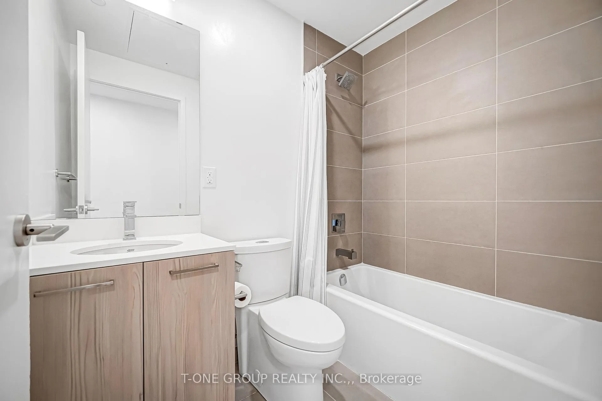 Photo 14 of Unit 2605, 65 Mutual Street, Toronto, Church-Yonge Corridor — HOMEH