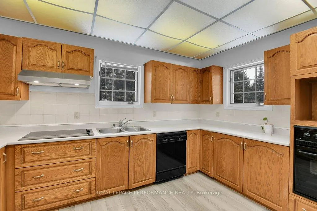 Photo 8 of 4540 Piperville Road, Ottawa, Carlsbad Springs — HOMEH