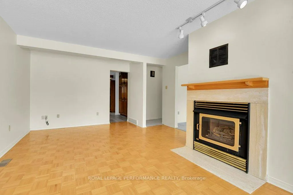 Photo 13 of 4540 Piperville Road, Ottawa, Carlsbad Springs — HOMEH