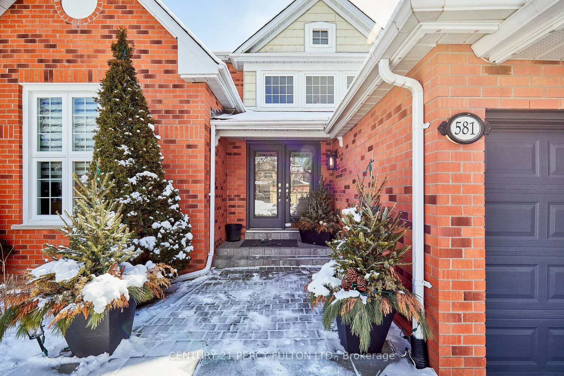 Photo 3 of 581 Carlton Road, Markham, Unionville — HOMEH