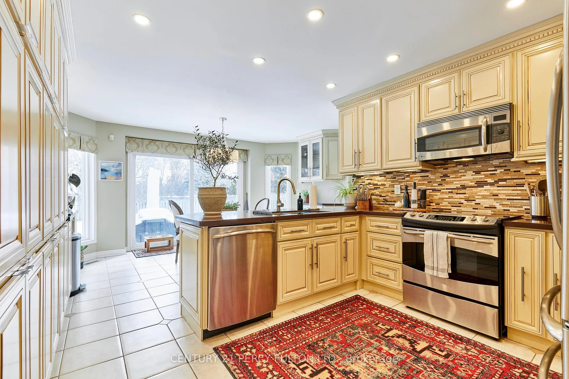Photo 18 of 581 Carlton Road, Markham, Unionville — HOMEH