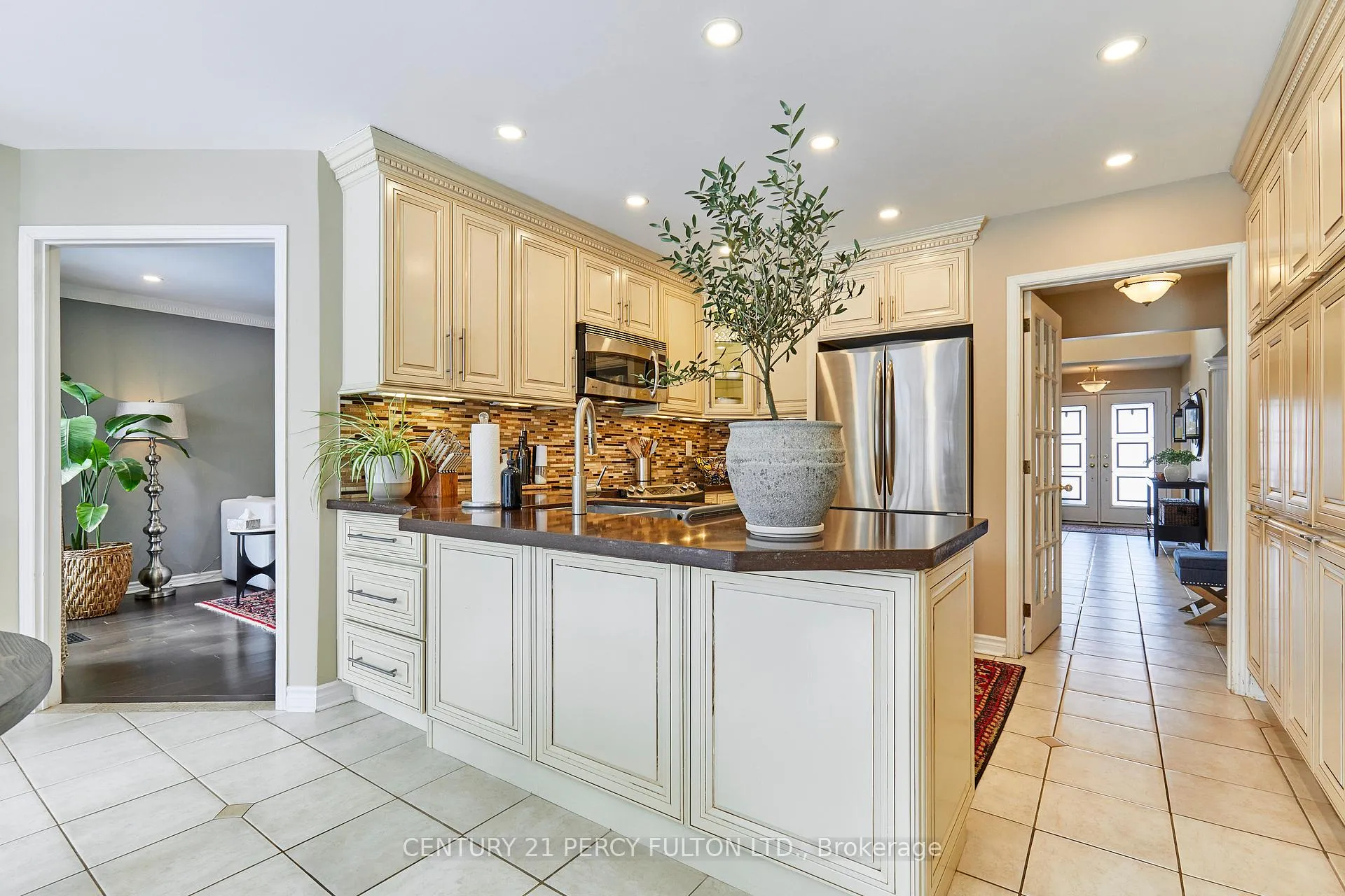 Photo 19 of 581 Carlton Road, Markham, Unionville — HOMEH