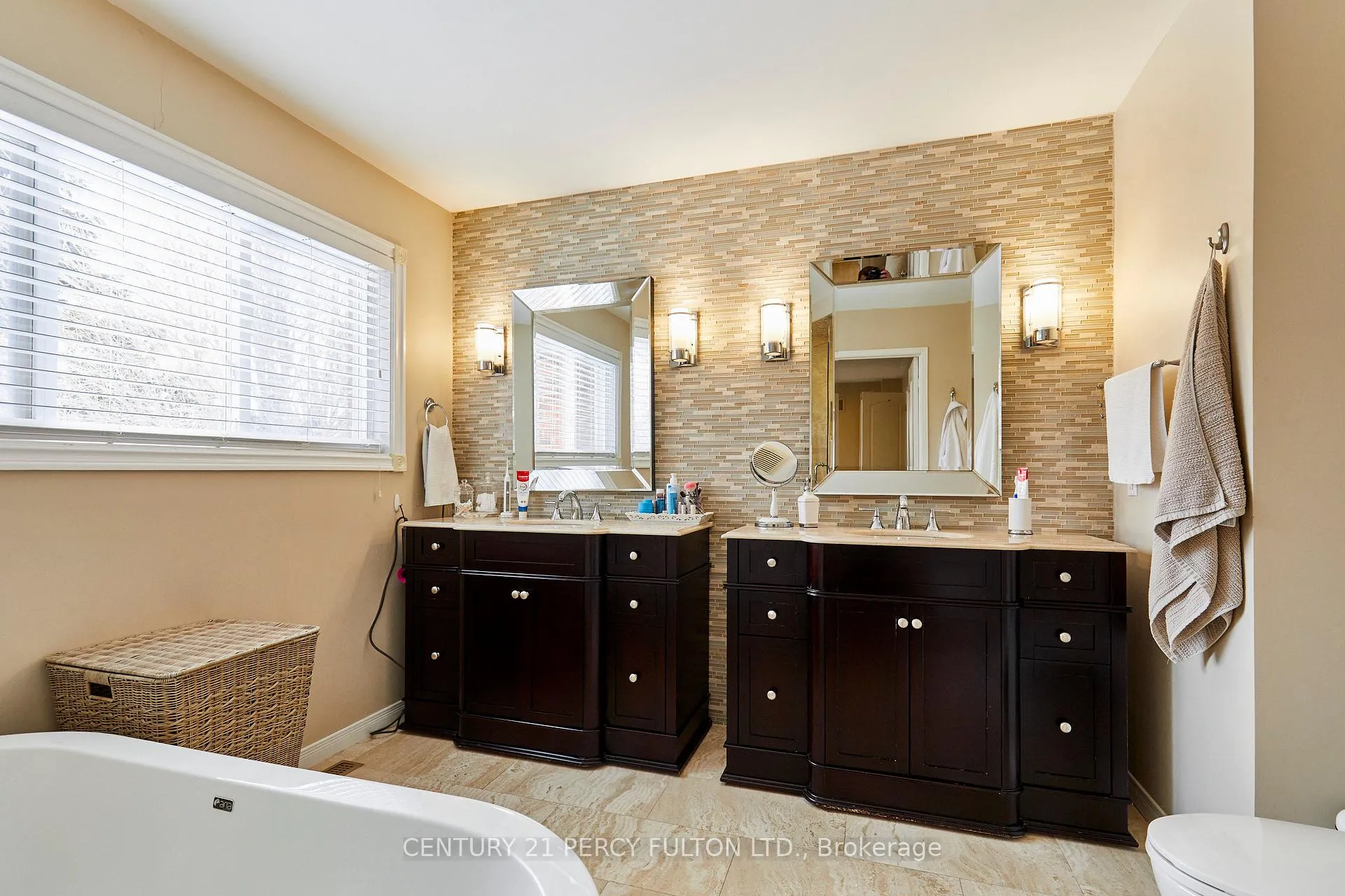 Photo 29 of 581 Carlton Road, Markham, Unionville — HOMEH