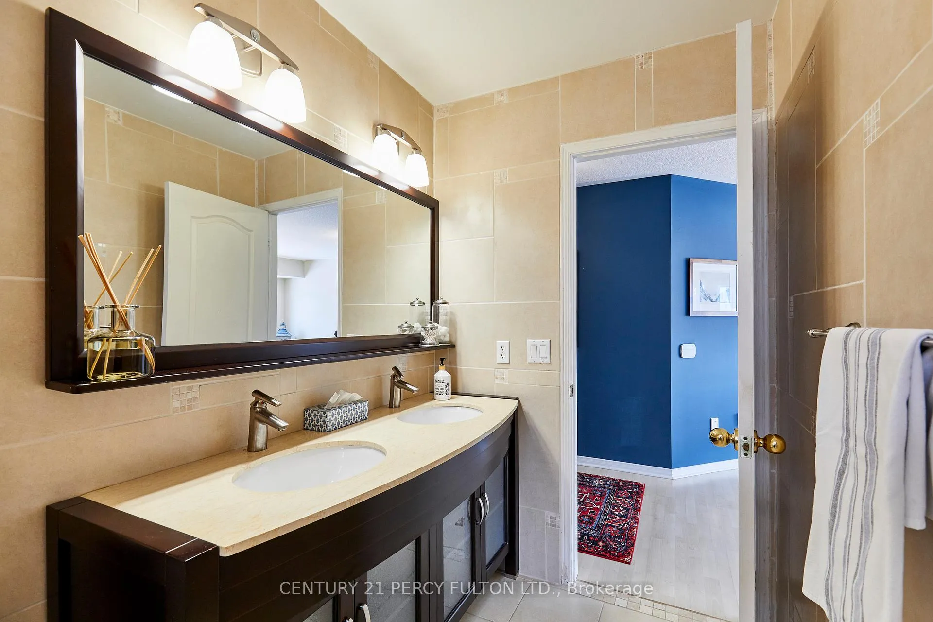 Photo 33 of 581 Carlton Road, Markham, Unionville — HOMEH