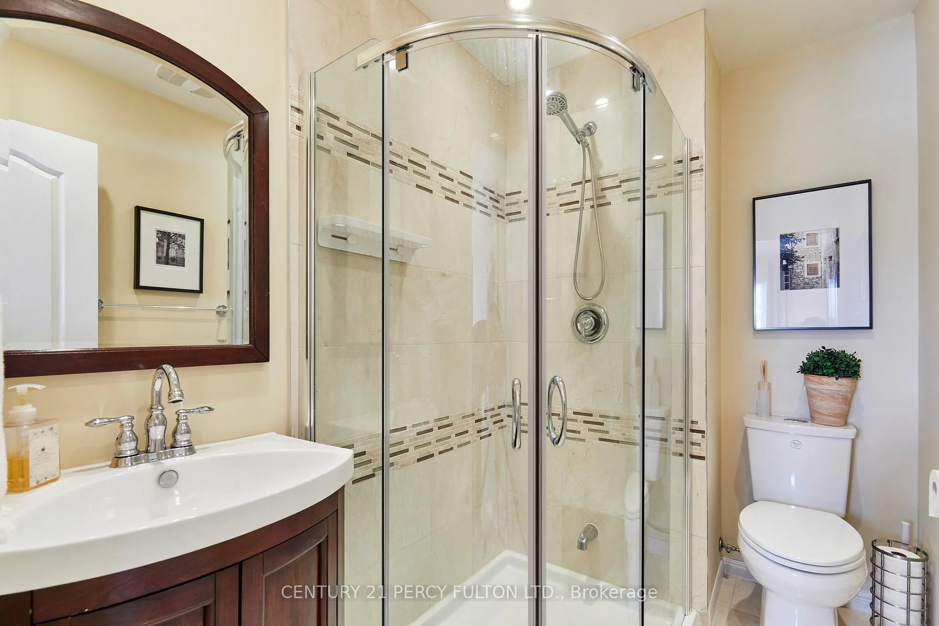 Photo 35 of 581 Carlton Road, Markham, Unionville — HOMEH