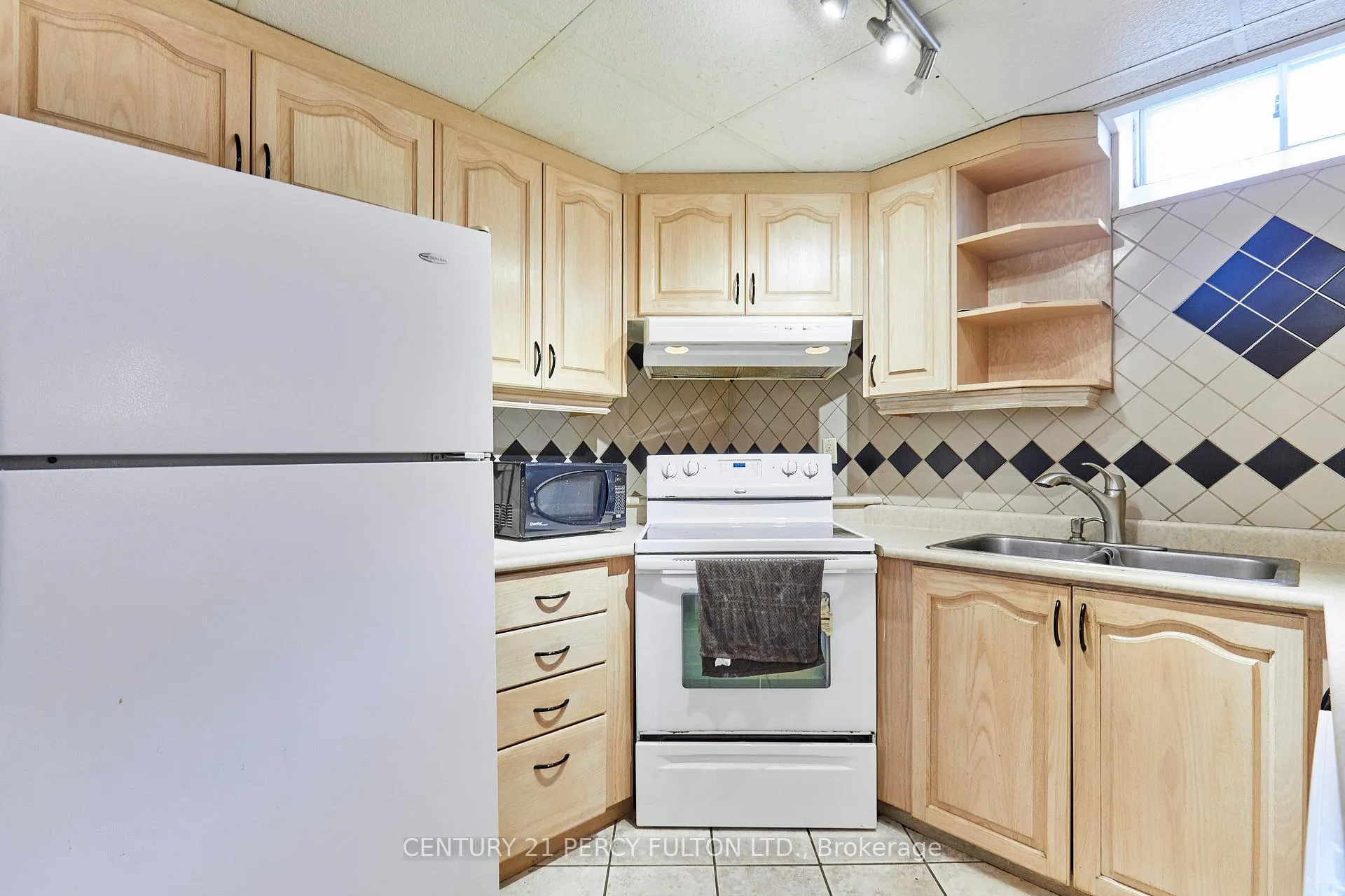 Photo 42 of 581 Carlton Road, Markham, Unionville — HOMEH