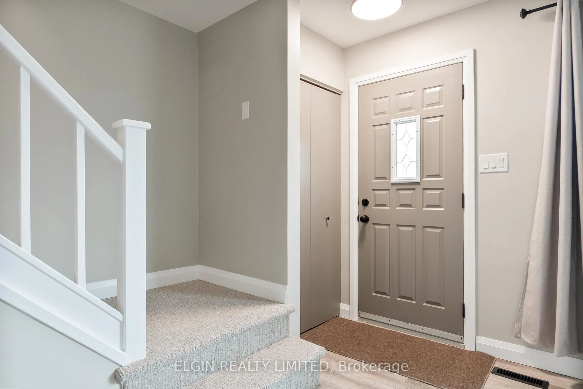 Photo 5 of 427 Forest Avenue, St. Thomas — HOMEH