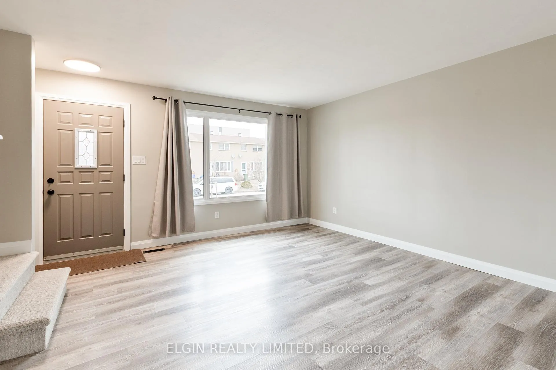 Photo 6 of 427 Forest Avenue, St. Thomas — HOMEH