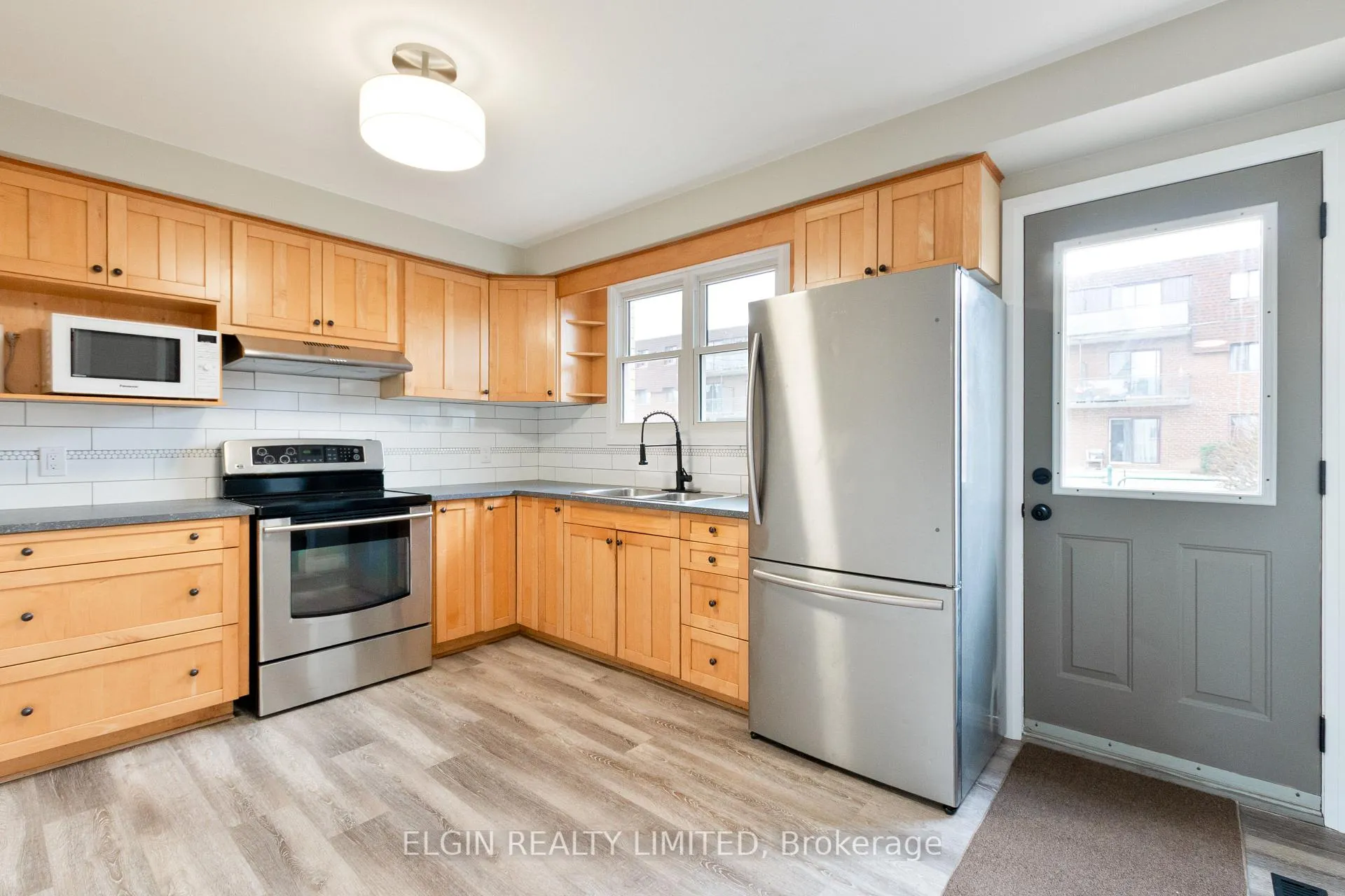 Photo 9 of 427 Forest Avenue, St. Thomas — HOMEH