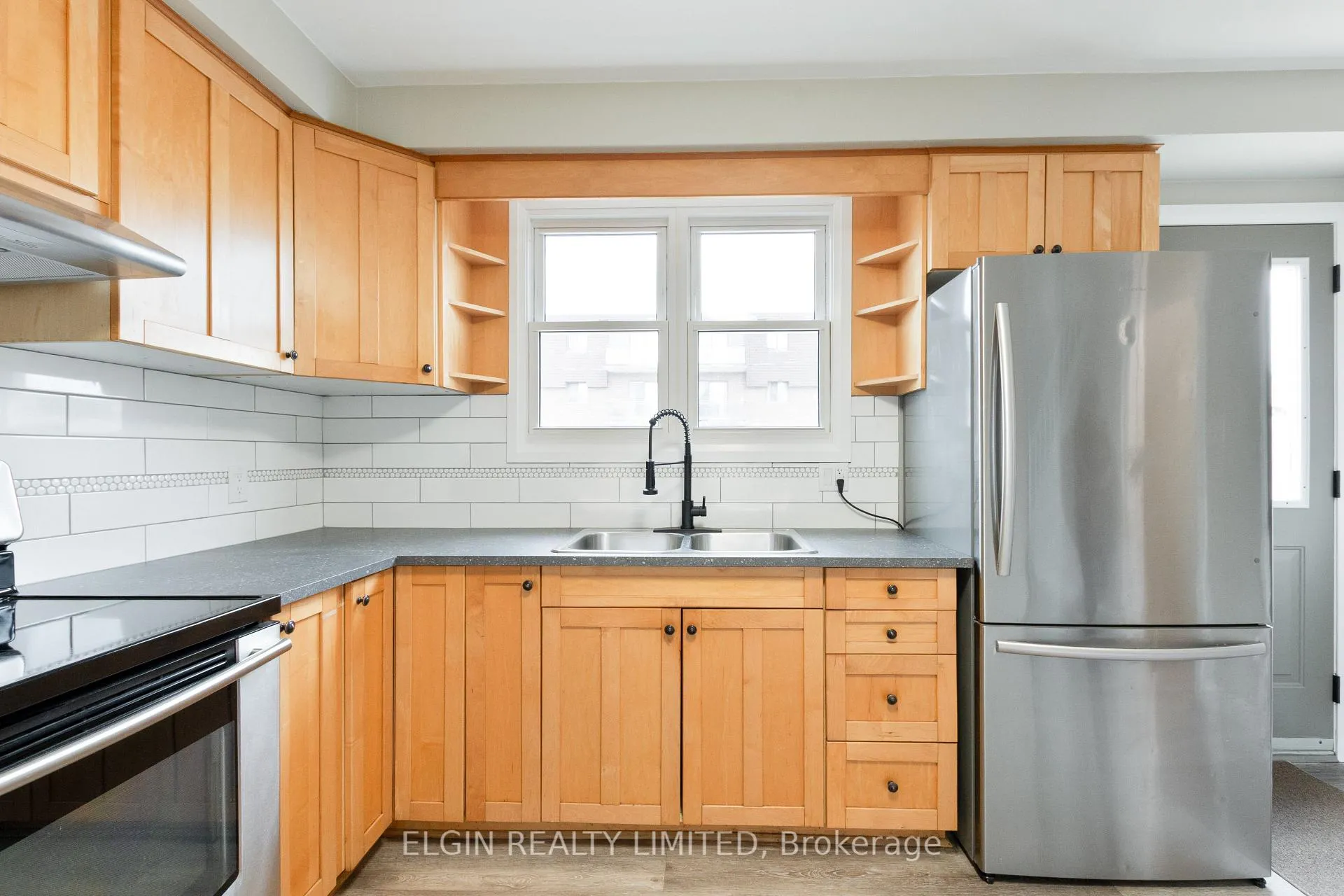 Photo 11 of 427 Forest Avenue, St. Thomas — HOMEH
