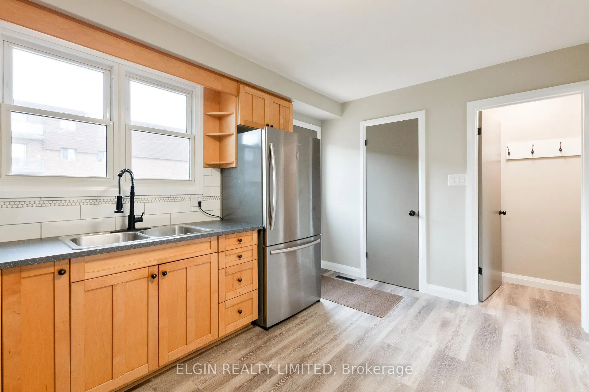 Photo 12 of 427 Forest Avenue, St. Thomas — HOMEH