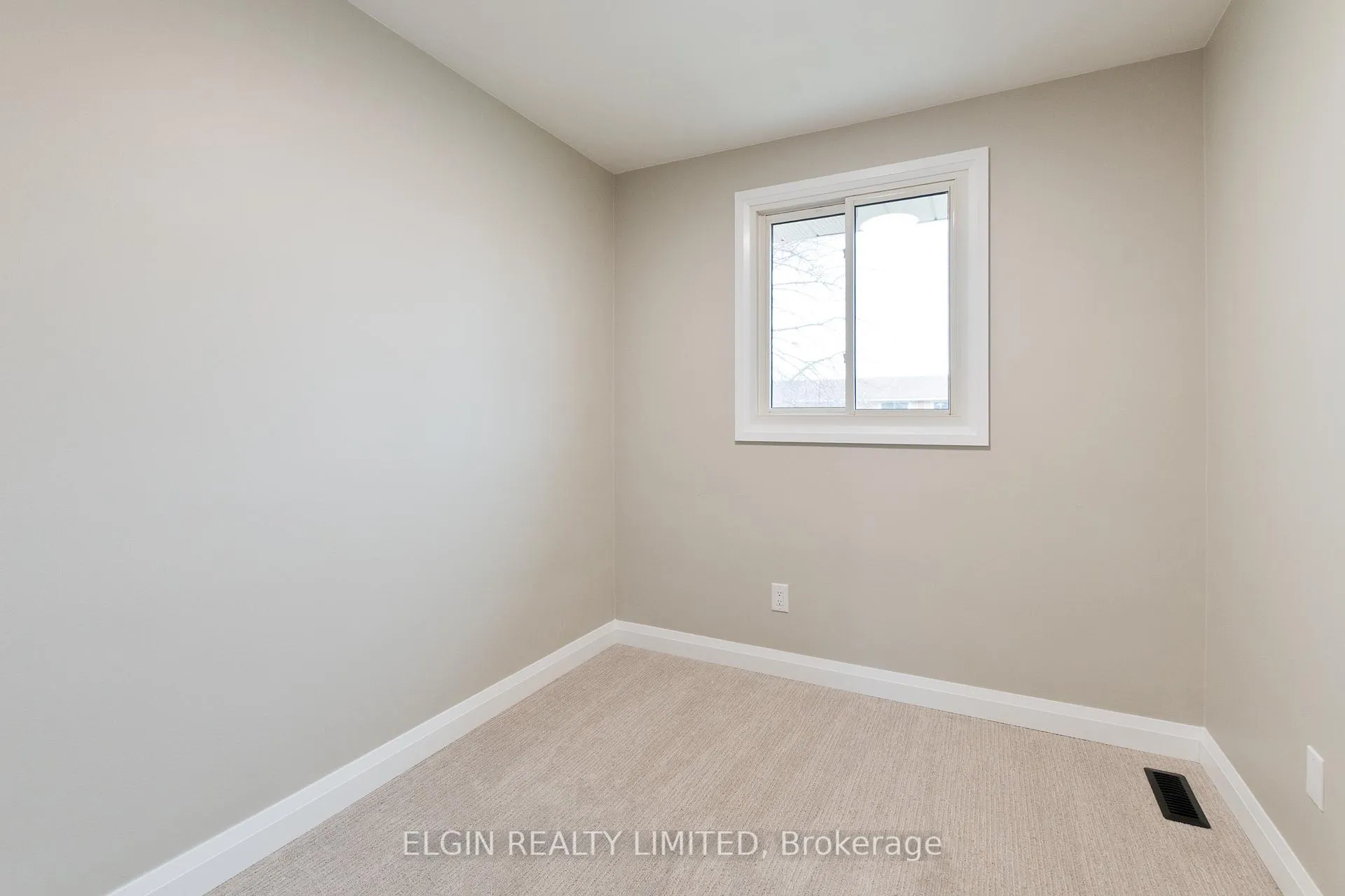 Photo 18 of 427 Forest Avenue, St. Thomas — HOMEH