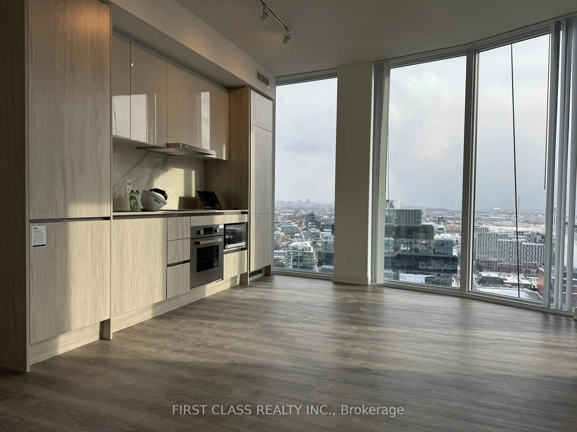 Photo 2 of Unit 3306, 180 Front Street E, Toronto, Moss Park — HOMEH