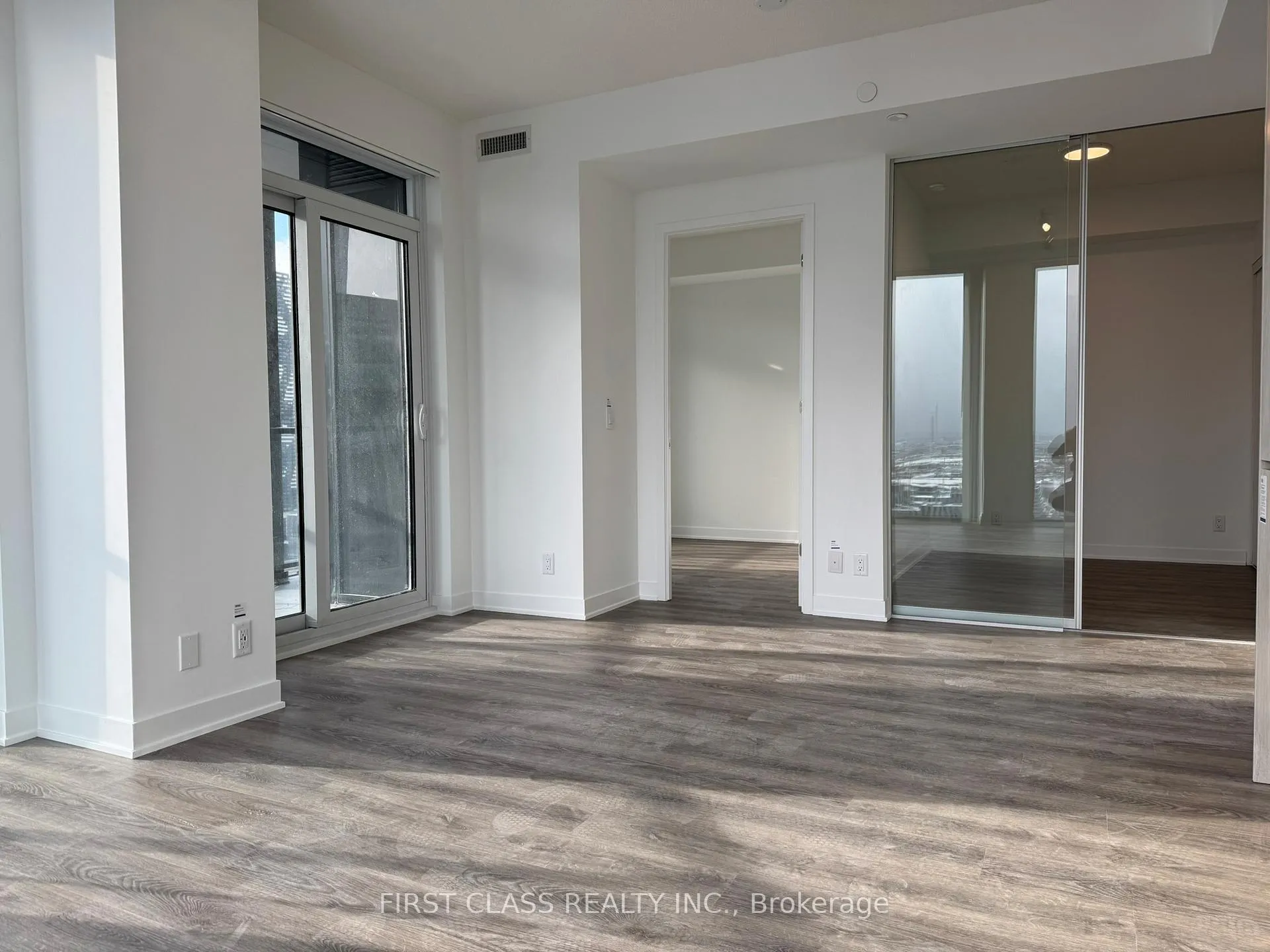 Photo 3 of Unit 3306, 180 Front Street E, Toronto, Moss Park — HOMEH