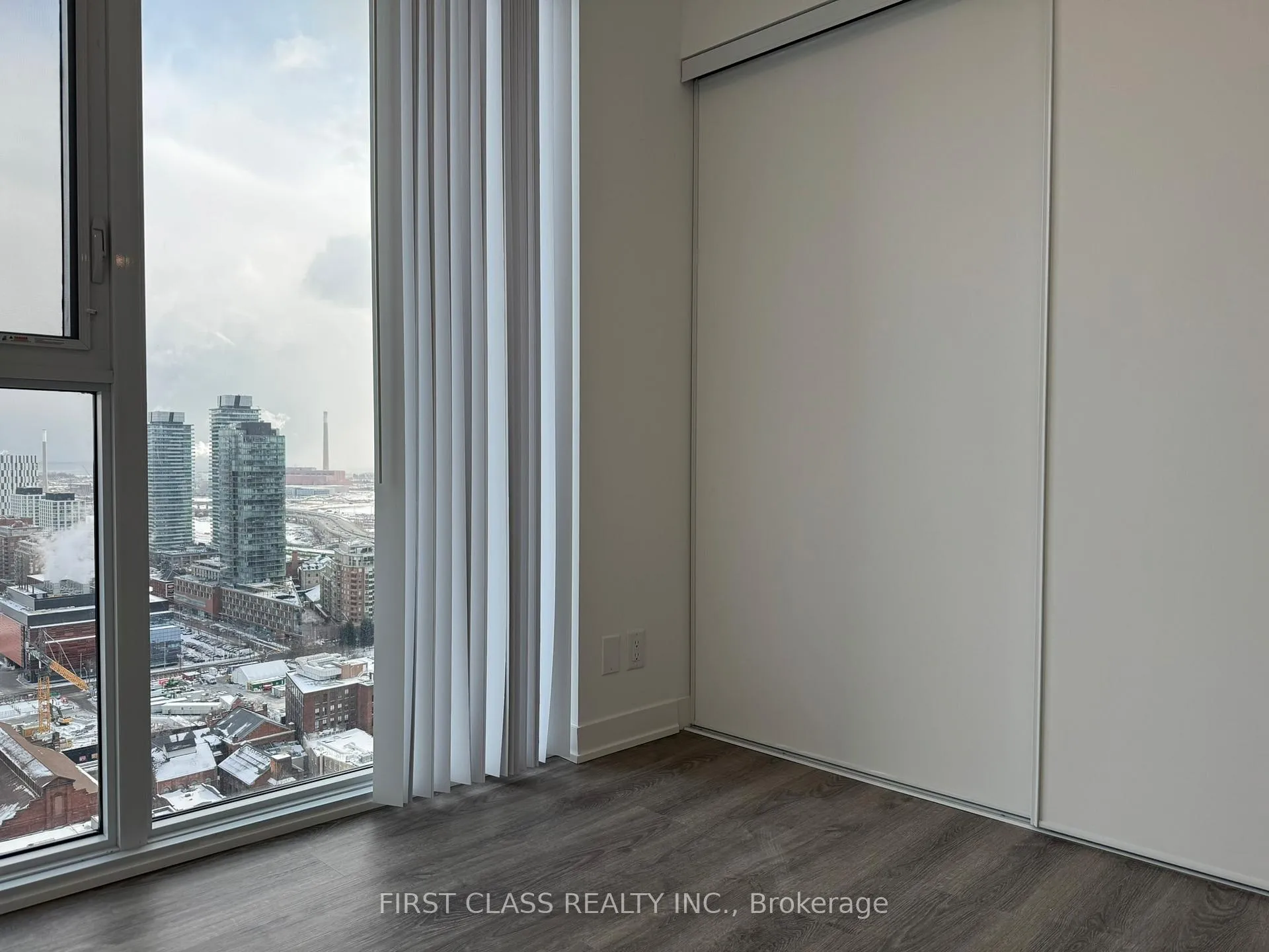 Photo 5 of Unit 3306, 180 Front Street E, Toronto, Moss Park — HOMEH