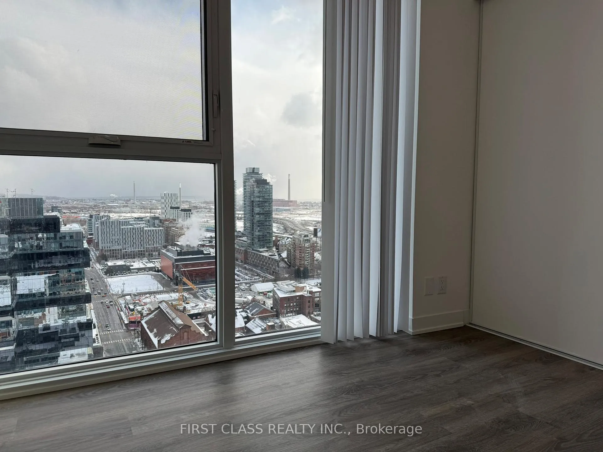 Photo 10 of Unit 3306, 180 Front Street E, Toronto, Moss Park — HOMEH