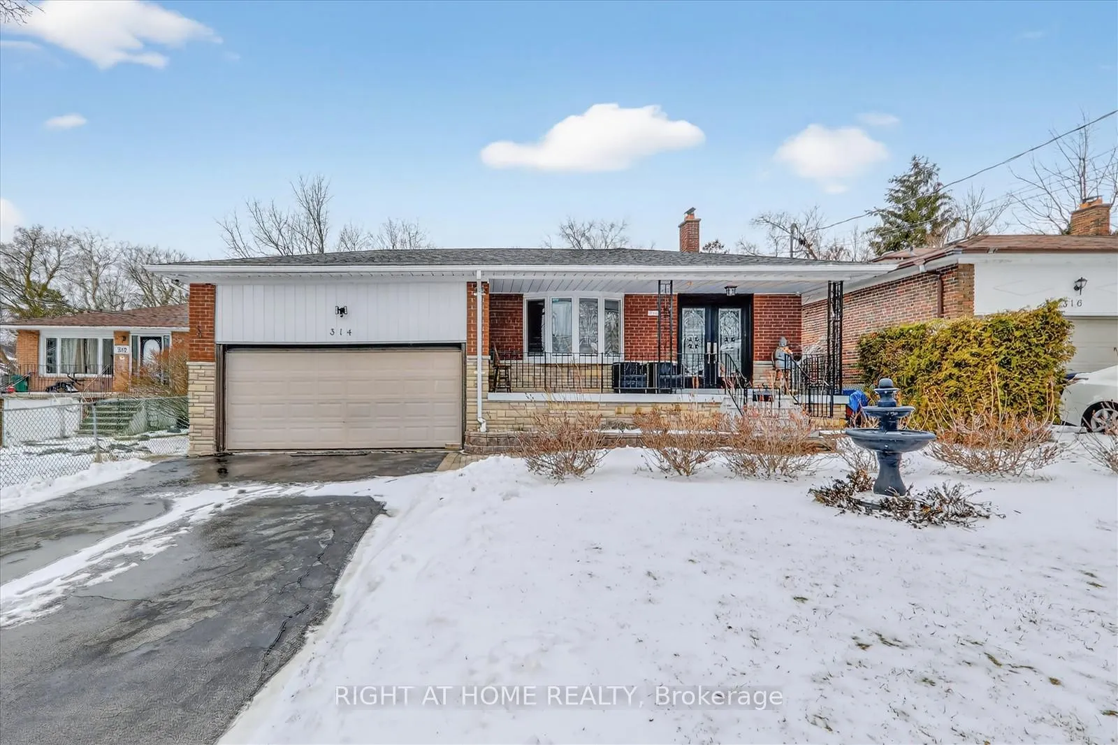 Front of 314 Morrish Rd S
