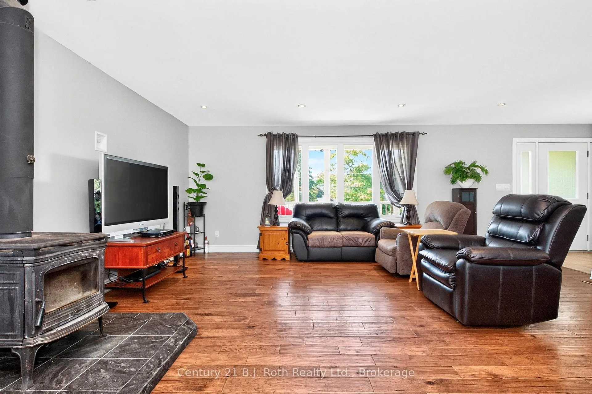 Photo 10 of 161 Forest Harbour Parkway, Tay, Rural Tay — HOMEH