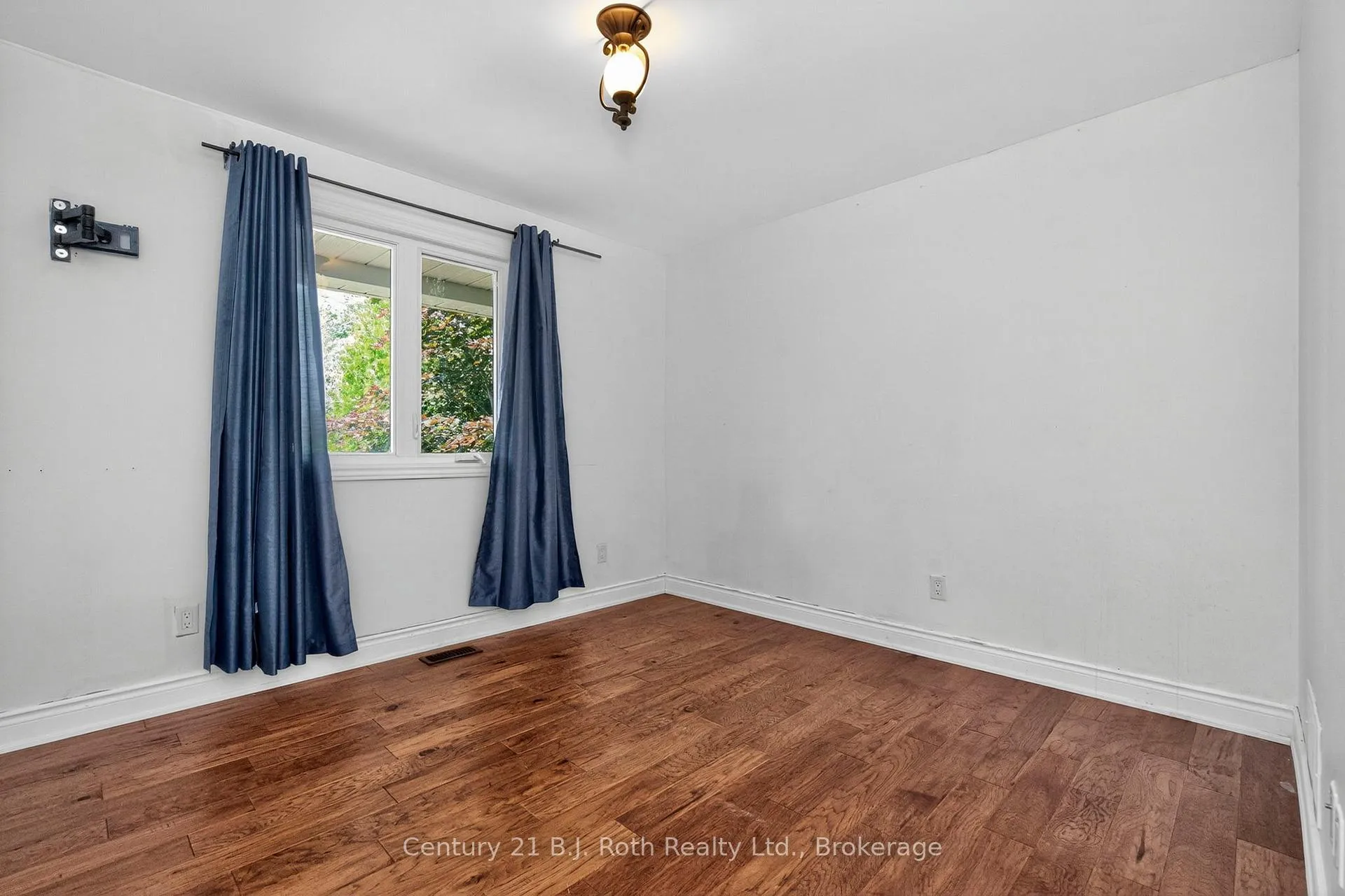 Photo 18 of 161 Forest Harbour Parkway, Tay, Rural Tay — HOMEH