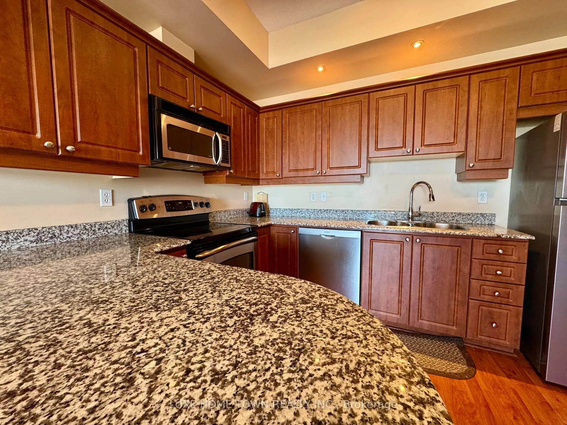 Photo 8 of Unit 710, 135 James Street S, Hamilton, Corktown — HOMEH