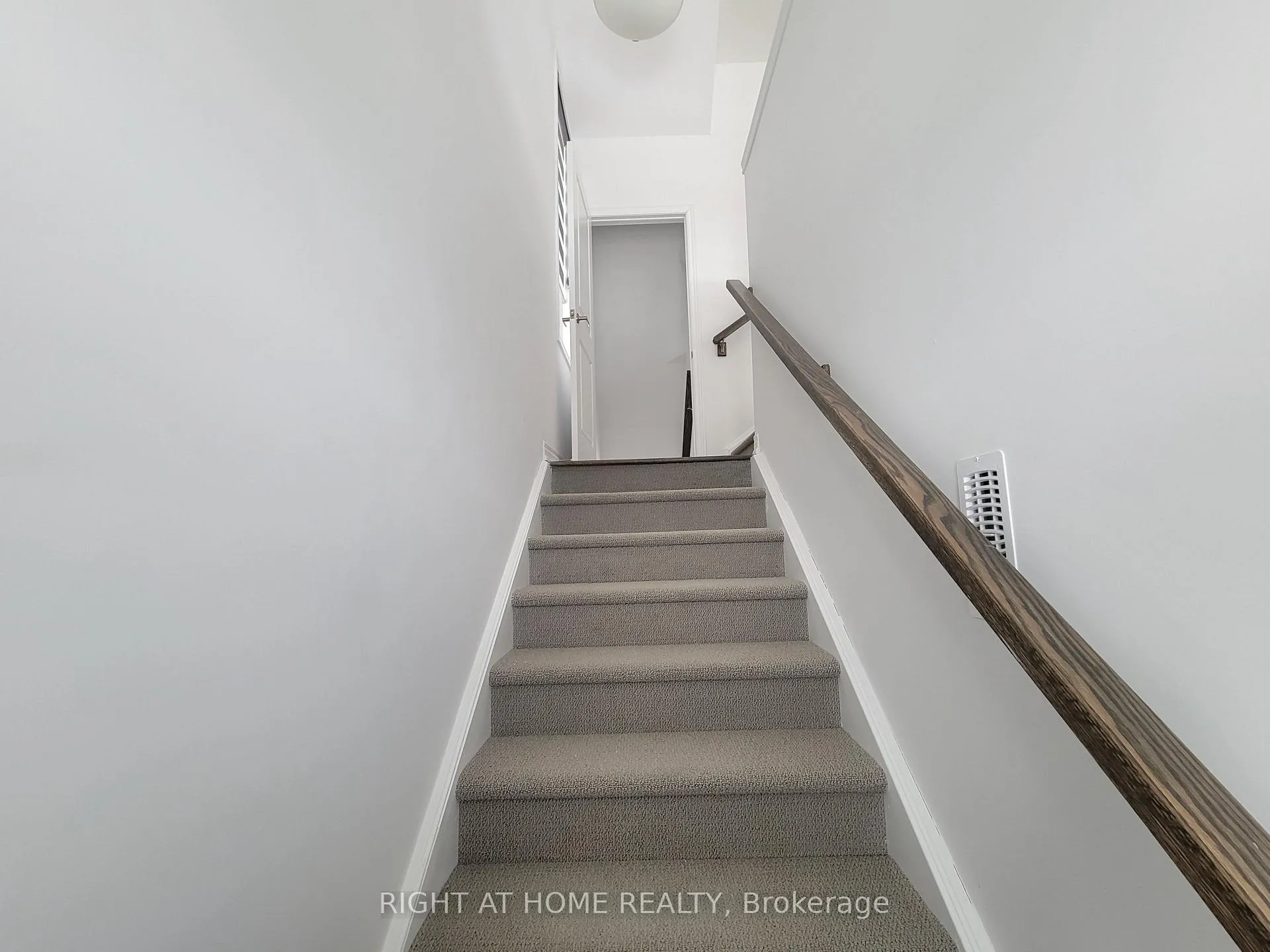 Photo 2 of Unit 12, 120 Court Drive, Brant, Paris — HOMEH