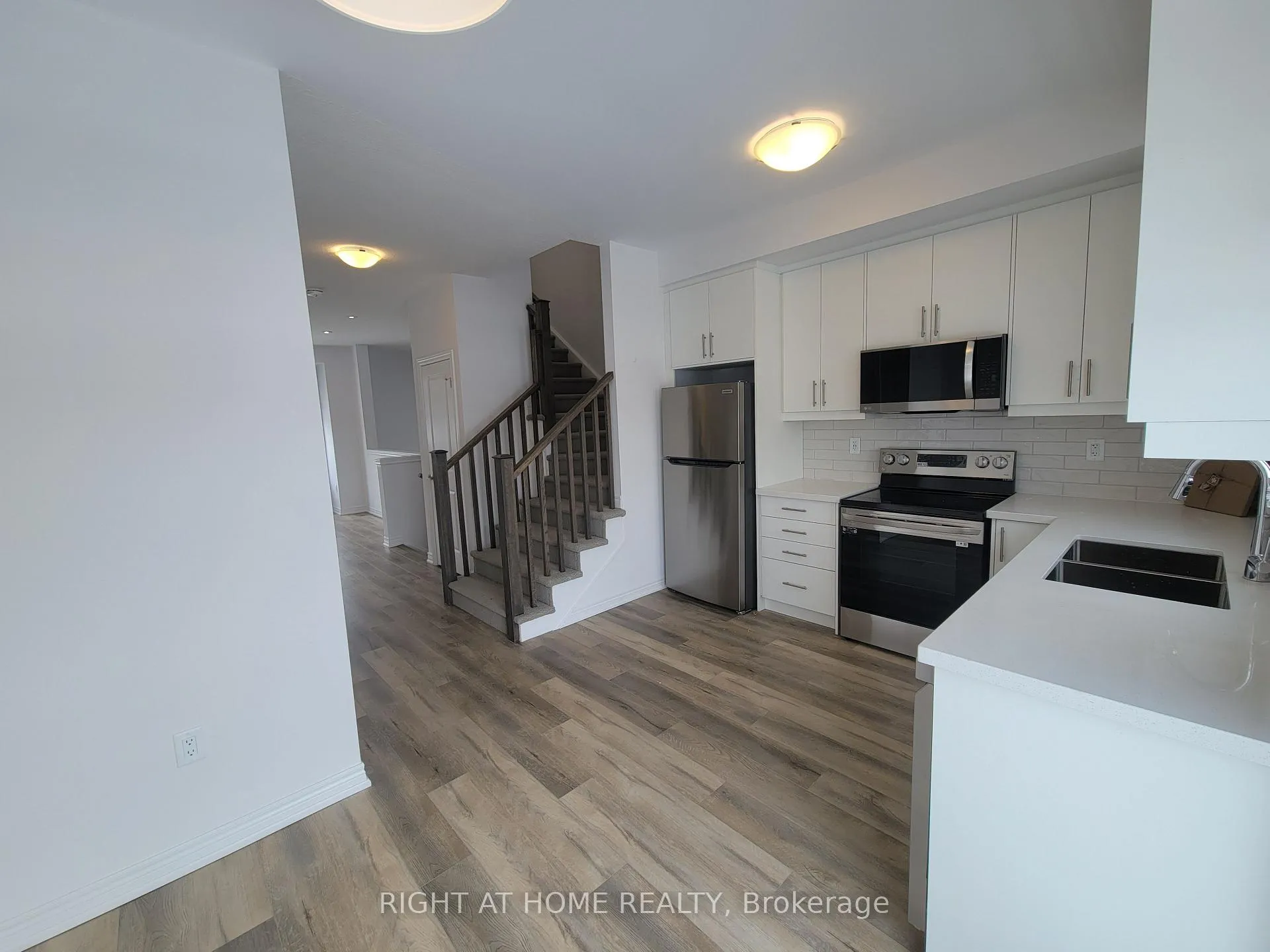 Photo 7 of Unit 12, 120 Court Drive, Brant, Paris — HOMEH