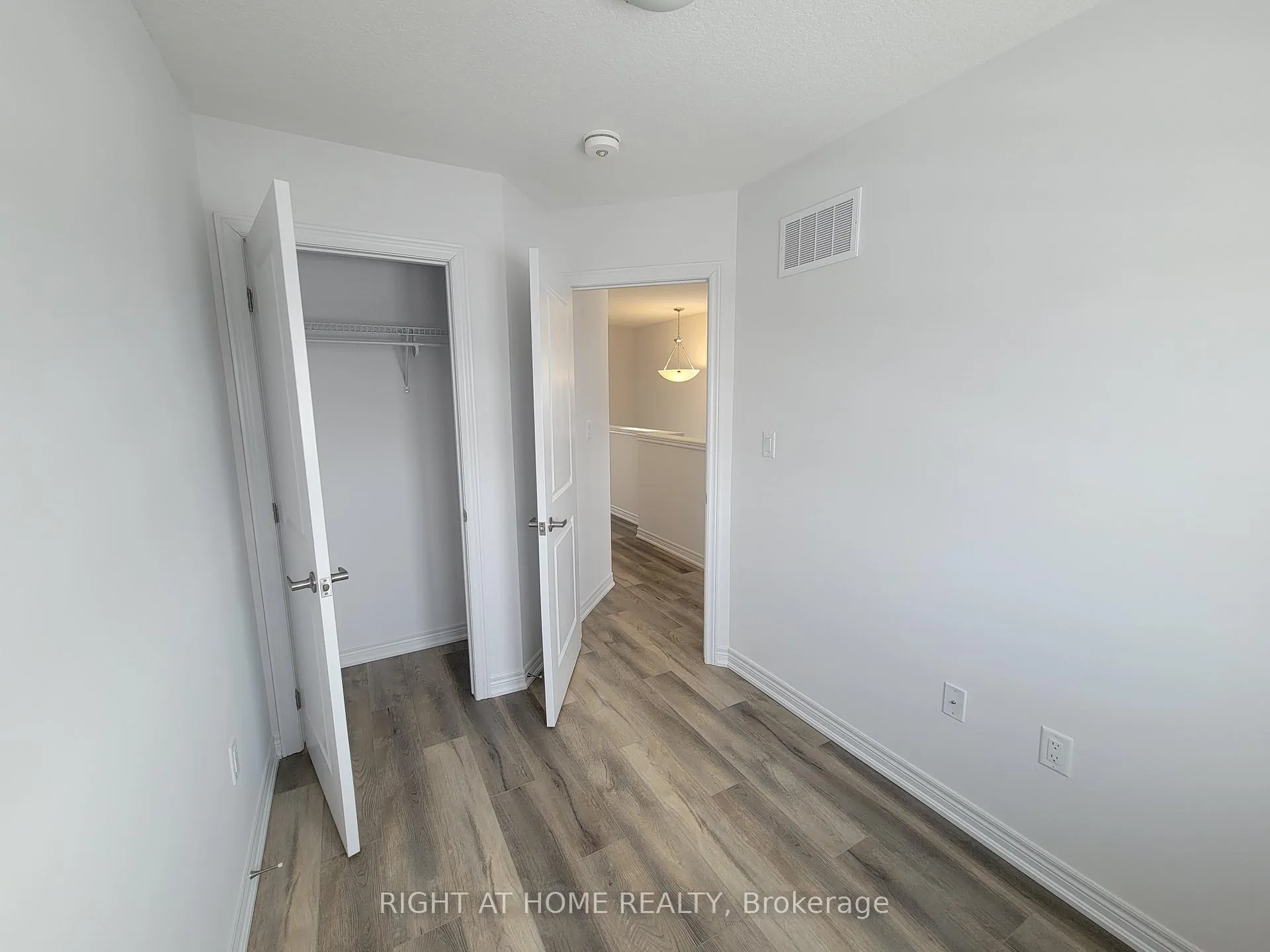 Photo 13 of Unit 12, 120 Court Drive, Brant, Paris — HOMEH