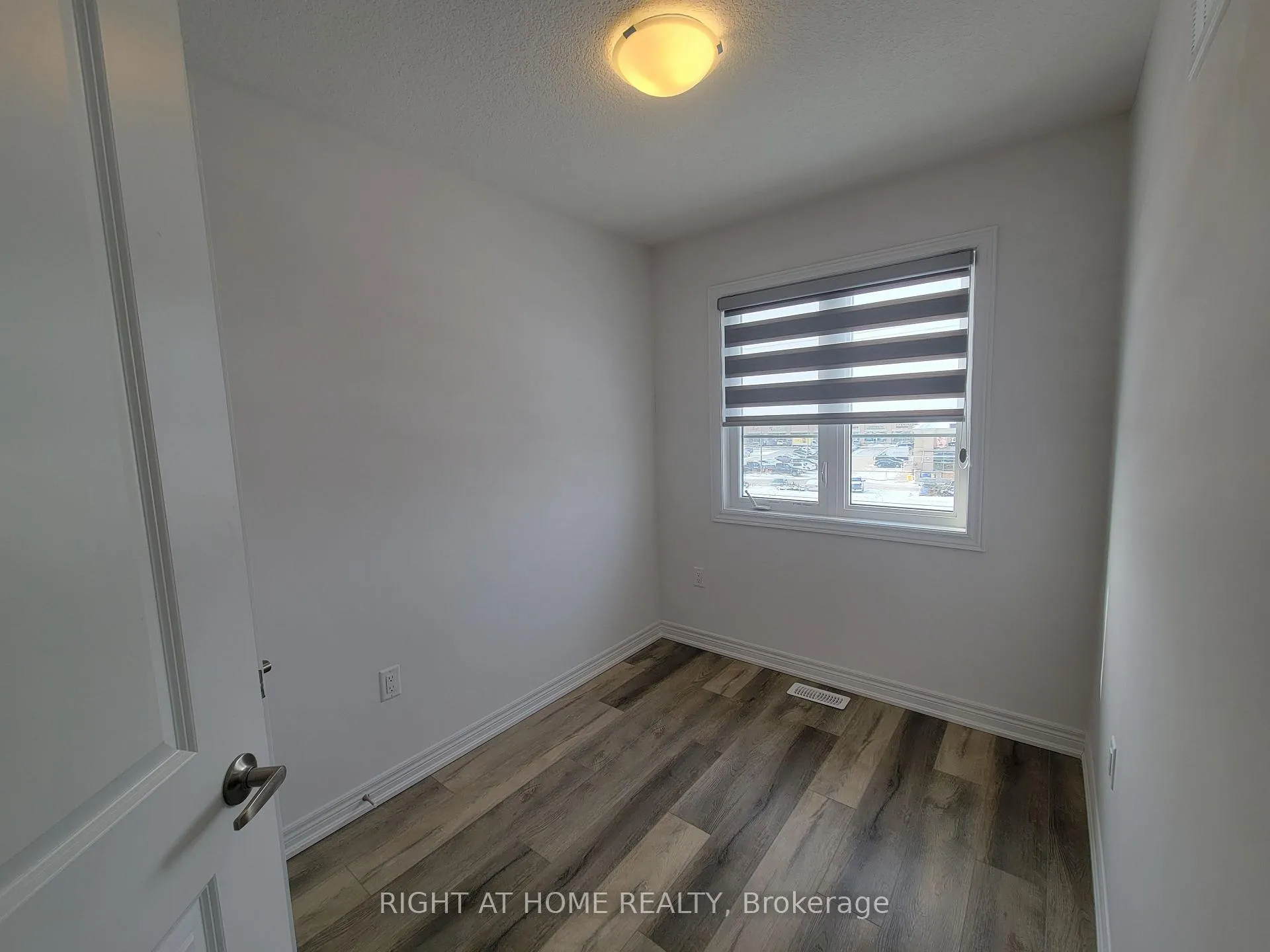 Photo 15 of Unit 12, 120 Court Drive, Brant, Paris — HOMEH