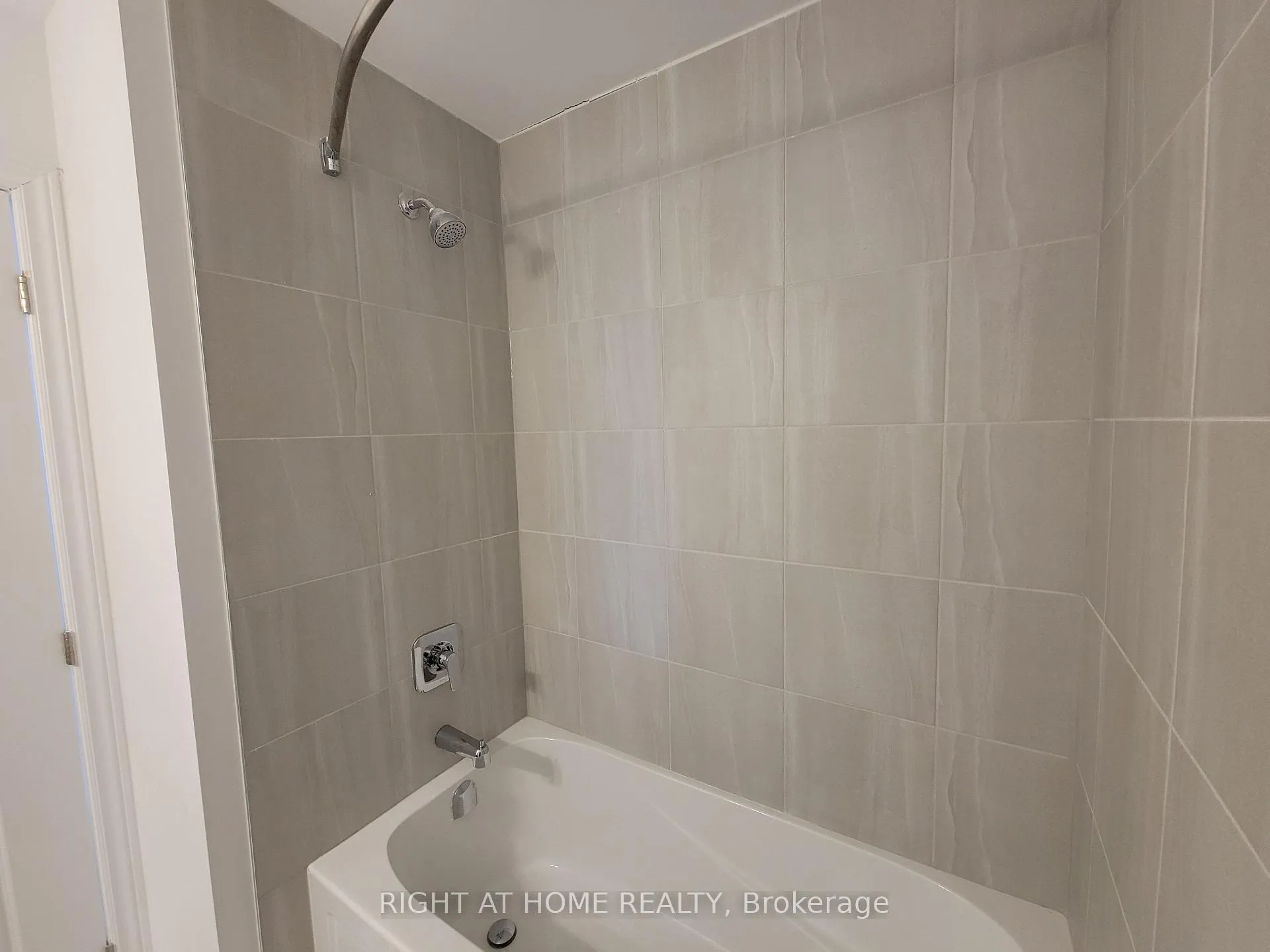 Photo 18 of Unit 12, 120 Court Drive, Brant, Paris — HOMEH