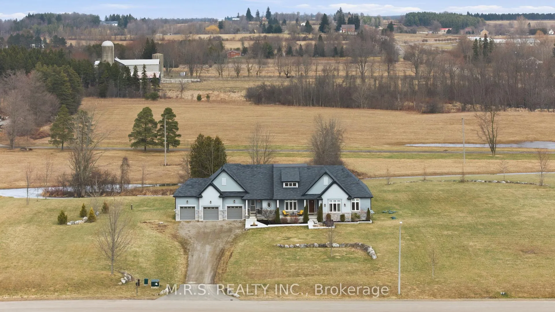 Photo 44 of 20 Chesswood Trail, Hamilton, Rural Flamborough — HOMEH