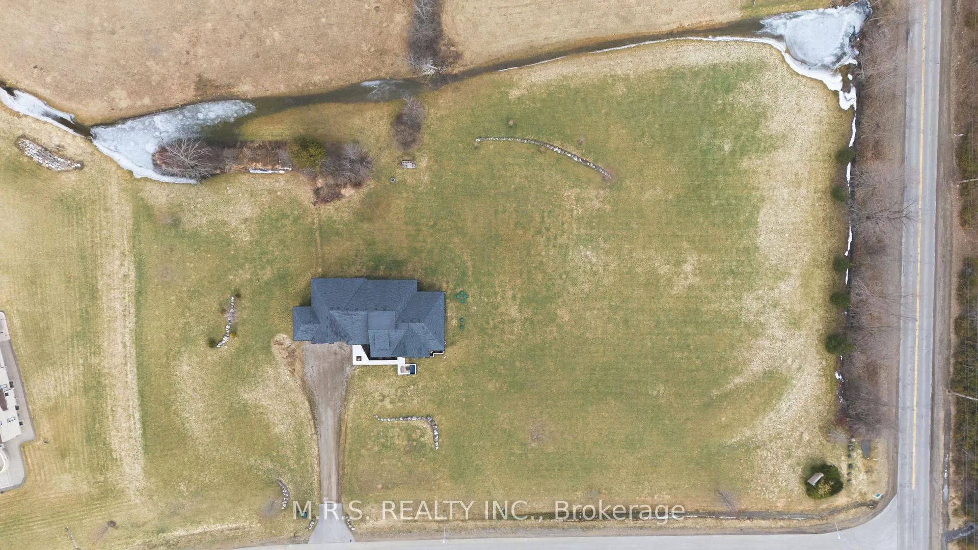 Photo 47 of 20 Chesswood Trail, Hamilton, Rural Flamborough — HOMEH