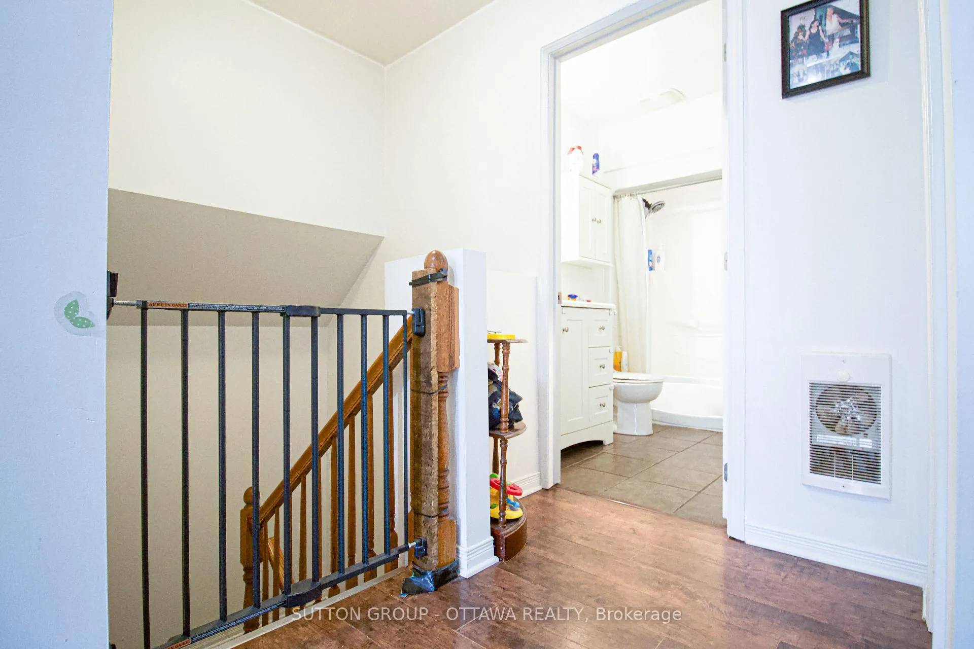 Photo 13 of 309 Cyr Avenue, Ottawa, Vanier — HOMEH