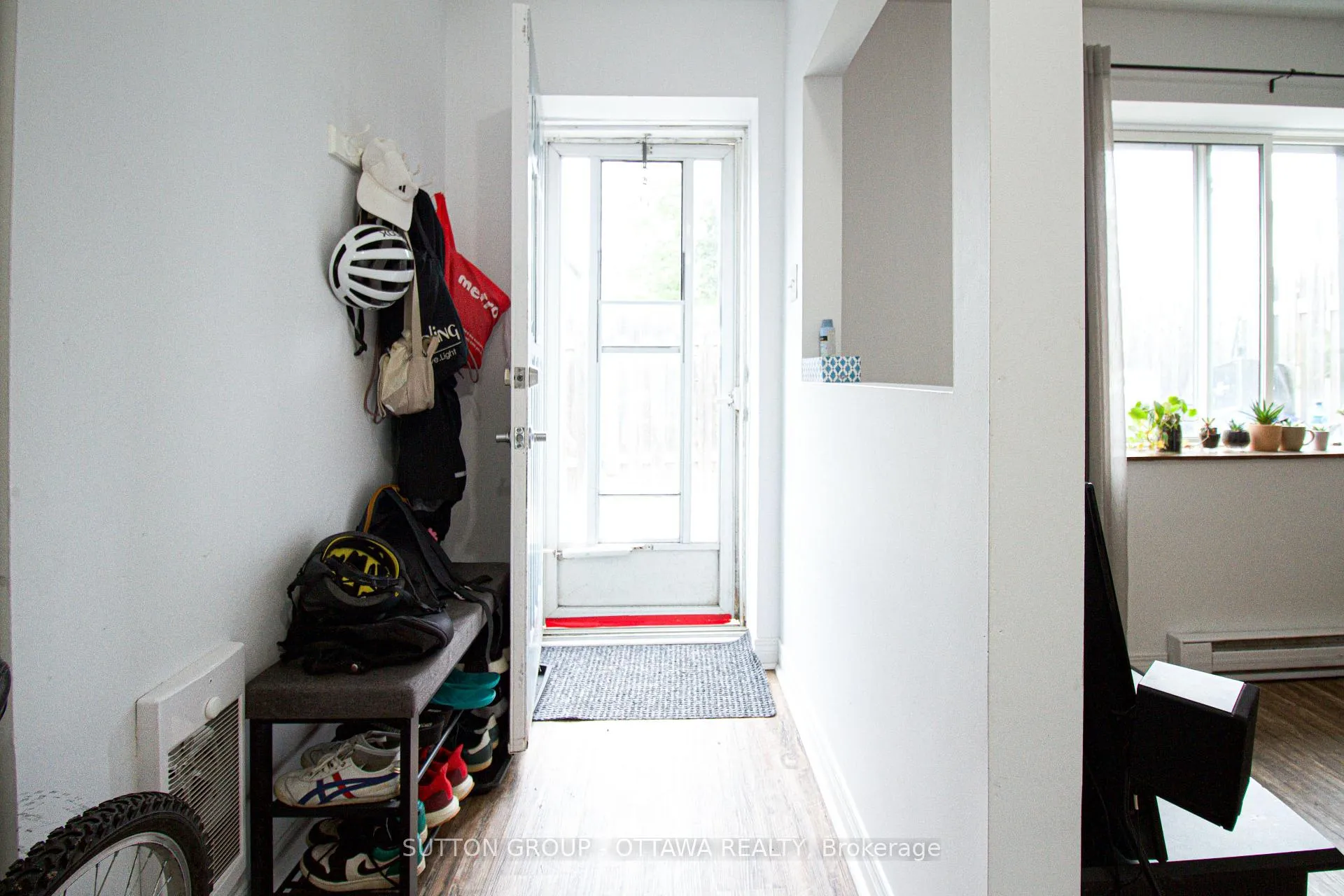 Photo 16 of 309 Cyr Avenue, Ottawa, Vanier — HOMEH