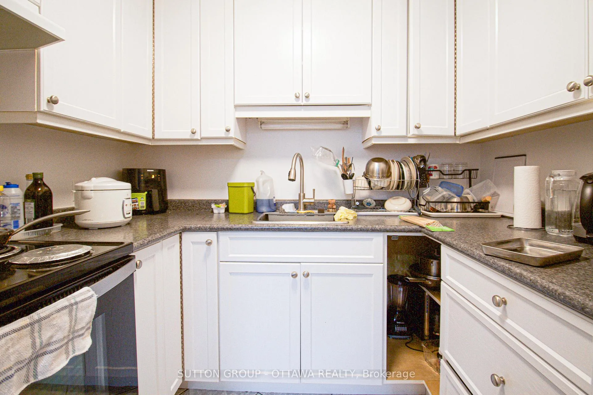 Photo 20 of 309 Cyr Avenue, Ottawa, Vanier — HOMEH