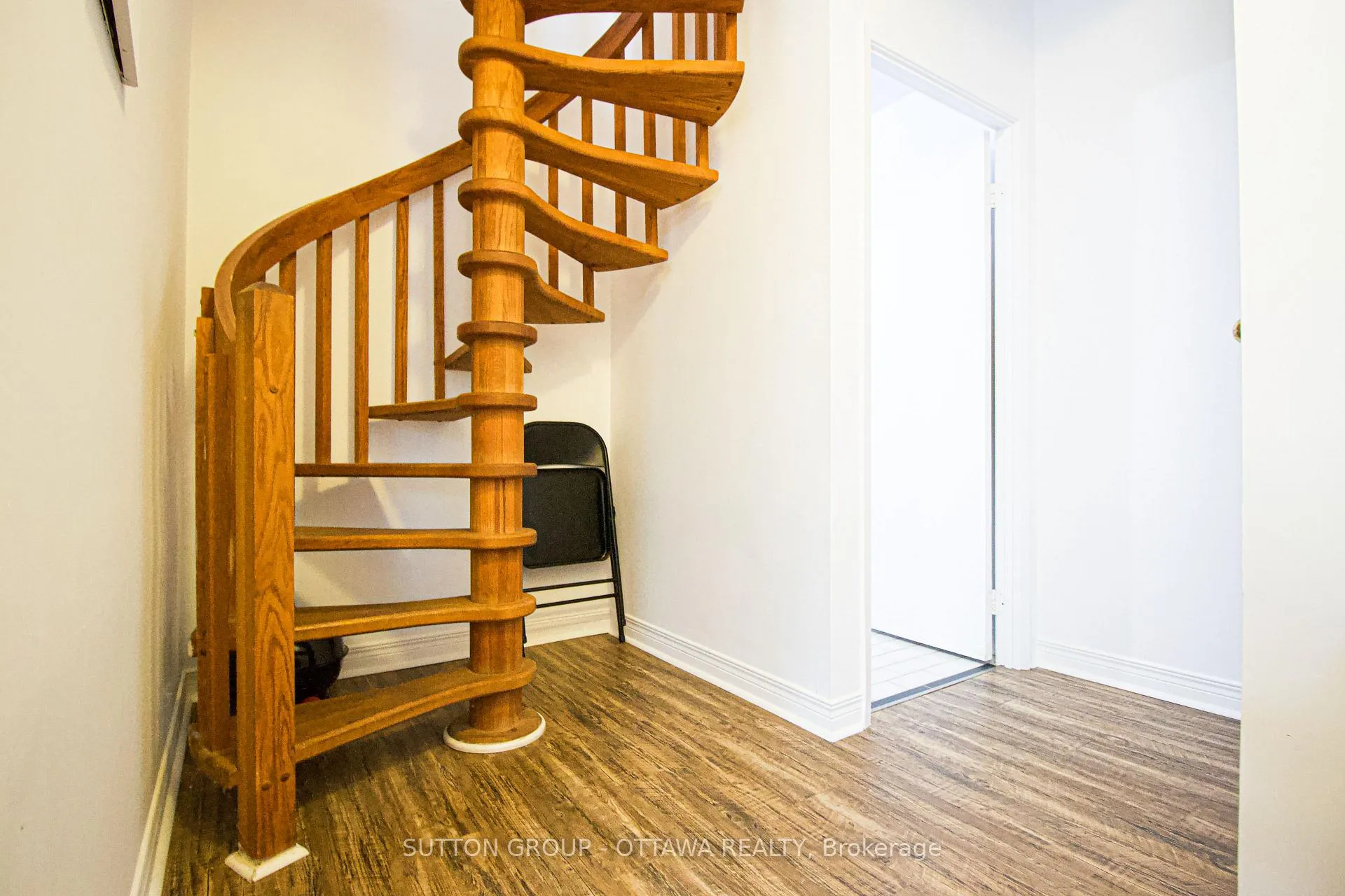 Photo 24 of 309 Cyr Avenue, Ottawa, Vanier — HOMEH