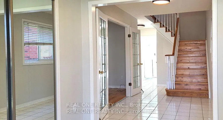 Photo 3 of 552 Marlatt Drive, Oakville, River Oaks — HOMEH