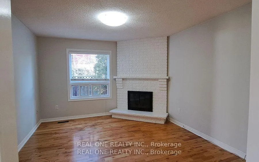 Photo 4 of 552 Marlatt Drive, Oakville, River Oaks — HOMEH