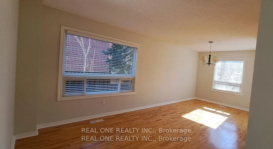 Photo 5 of 552 Marlatt Drive, Oakville, River Oaks — HOMEH