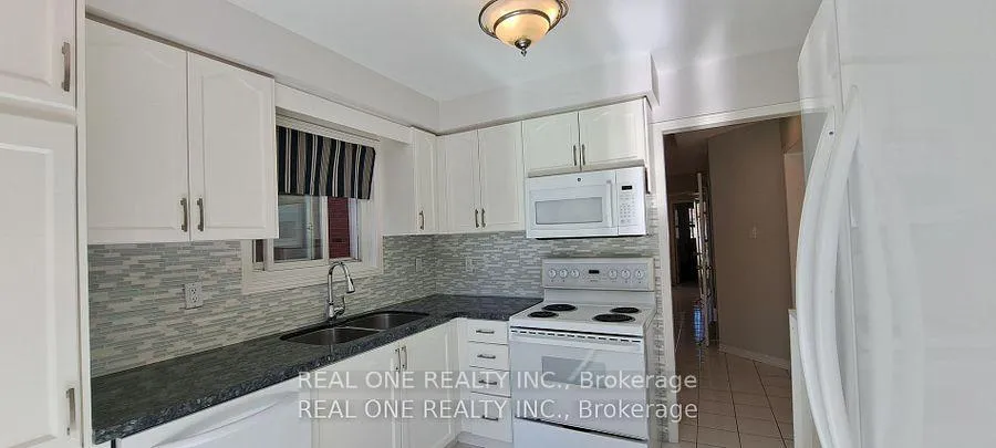 Photo 9 of 552 Marlatt Drive, Oakville, River Oaks — HOMEH