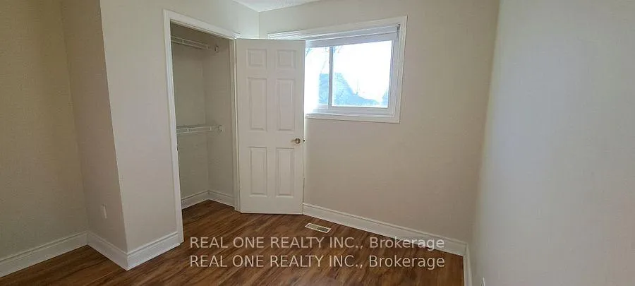 Photo 16 of 552 Marlatt Drive, Oakville, River Oaks — HOMEH
