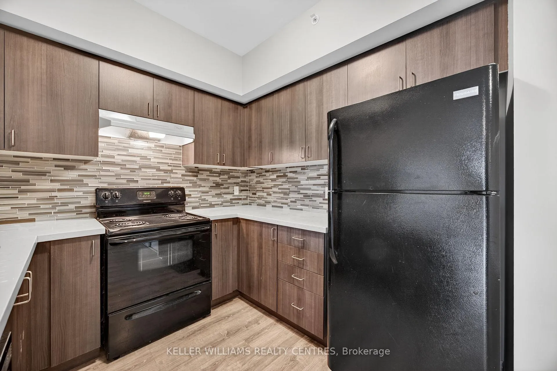 Photo 6 of Unit 408, 40 Ferndale Drive S, Barrie, Ardagh — HOMEH