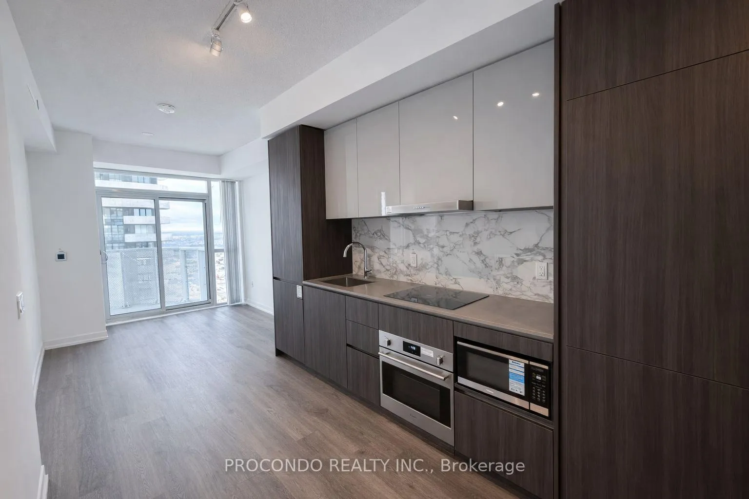 Photo 1 of Unit 5801, 8 Interchange Way, Vaughan, Vaughan Corporate Centre — HOMEH