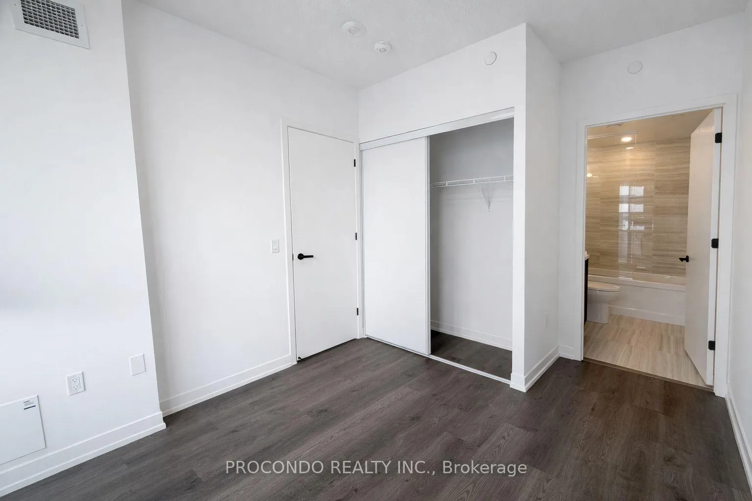 Photo 5 of Unit 5801, 8 Interchange Way, Vaughan, Vaughan Corporate Centre — HOMEH